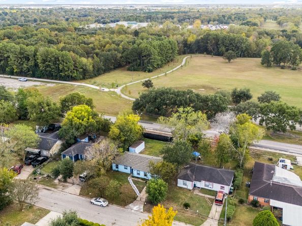 6122 Beldart Street, Houston TX 77033