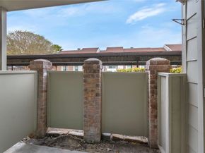 2800 Jeanetta Street 2411, Houston TX 77063