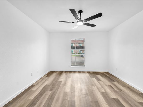 2800 Jeanetta Street 2411, Houston TX 77063