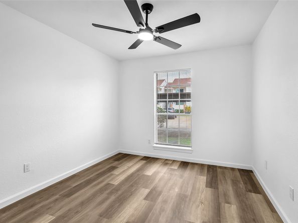 2800 Jeanetta Street 2411, Houston TX 77063