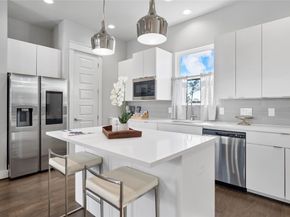 4707 Independence Heights Lane, Houston TX 77018