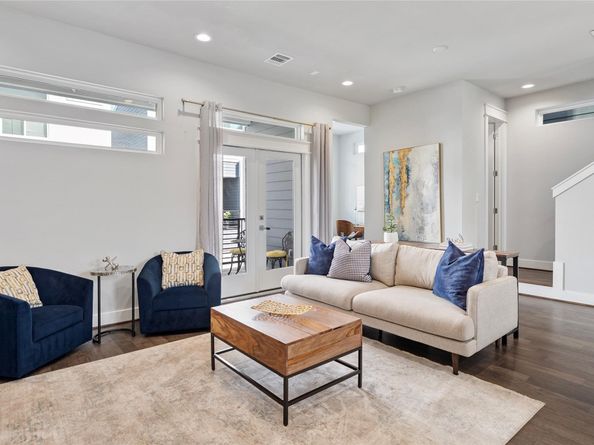 4707 Independence Heights Lane, Houston TX 77018