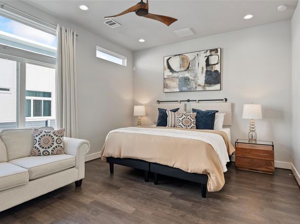 4707 Independence Heights Lane, Houston TX 77018