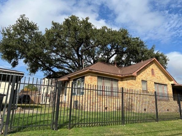 4442 Leeland Street, Houston TX 77023
