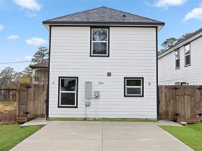 9241 Seeker Street, Houston TX 77028