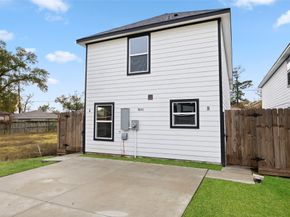9241 Seeker Street, Houston TX 77028