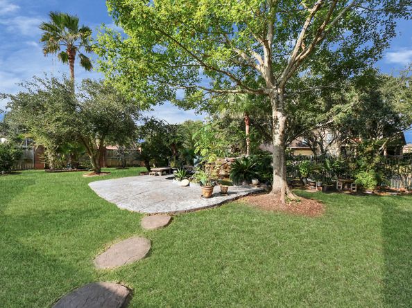 11 Stone Terrace, Sugar Land TX 77479