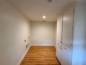 6554 Lindyann Lane, Houston TX 77008