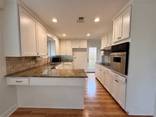 6554 Lindyann Lane, Houston TX 77008