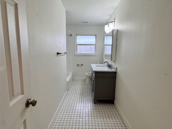 6554 Lindyann Lane, Houston TX 77008