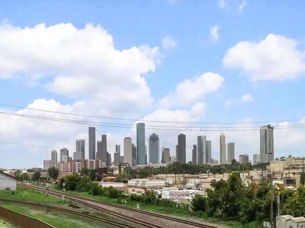 3067 Hicks Street, Houston TX 77007