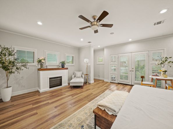 2218 Nantucket Drive, Houston TX 77057