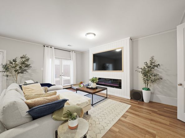 2218 Nantucket Drive, Houston TX 77057