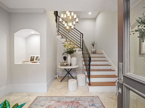 2218 Nantucket Drive, Houston TX 77057