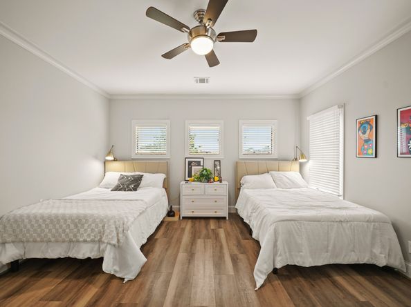 2218 Nantucket Drive, Houston TX 77057