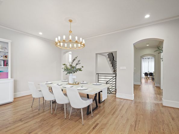 2218 Nantucket Drive, Houston TX 77057