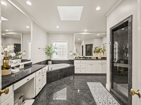 2218 Nantucket Drive, Houston TX 77057