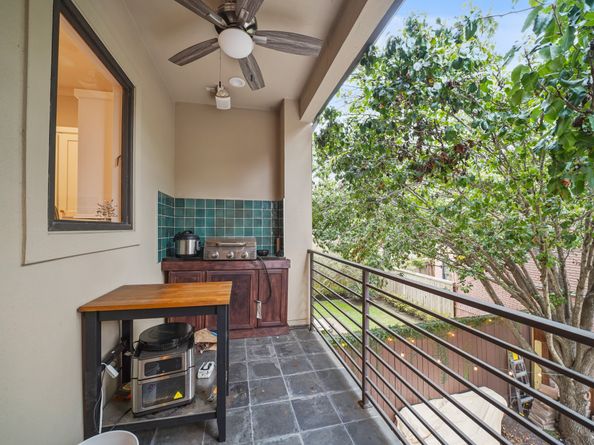 2218 Nantucket Drive, Houston TX 77057