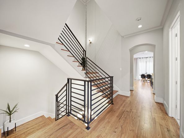 2218 Nantucket Drive, Houston TX 77057