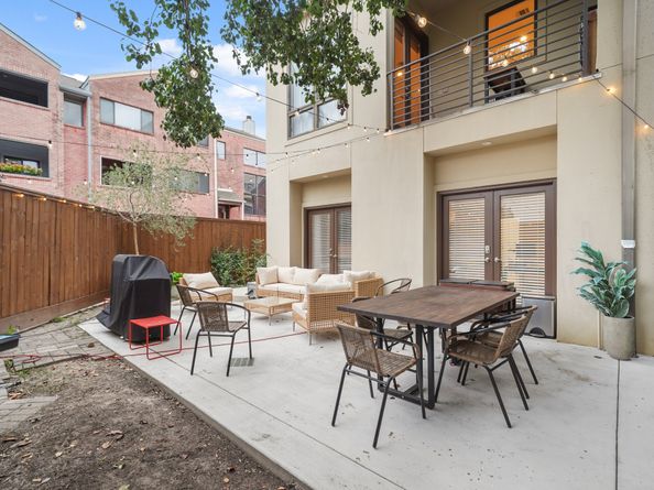 2218 Nantucket Drive, Houston TX 77057