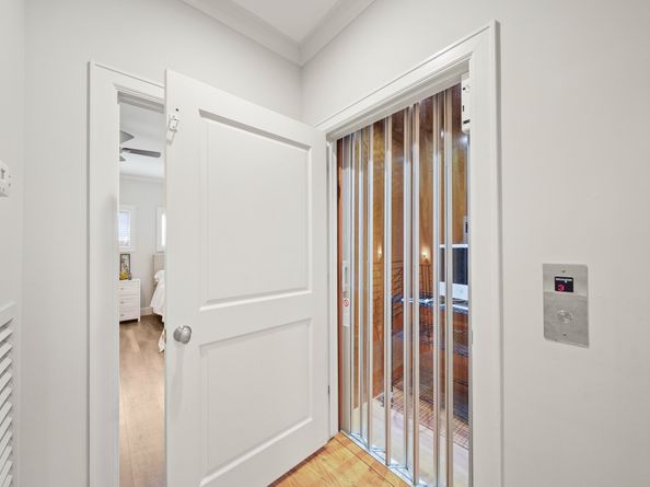 2218 Nantucket Drive, Houston TX 77057