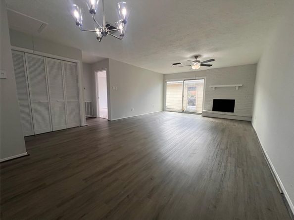 6541 S Briar Bayou Drive, Houston TX 77072