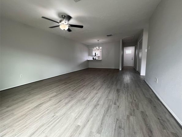6541 S Briar Bayou Drive, Houston TX 77072