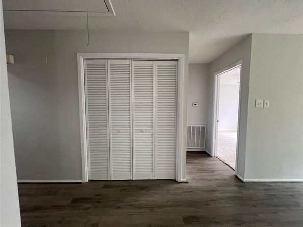 6541 S Briar Bayou Drive, Houston TX 77072