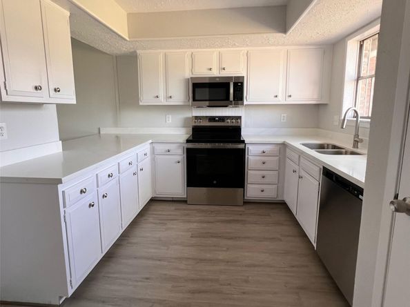6541 S Briar Bayou Drive, Houston TX 77072