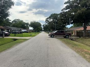 513 Sunnyside Street, Houston TX 77076