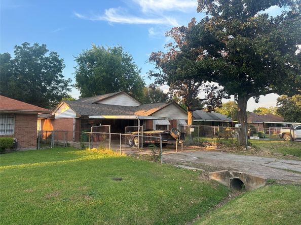 513 Sunnyside Street, Houston TX 77076