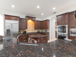 54 N Veilwood Circle, The Woodlands TX 77382