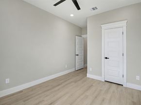 5000 Higgins Street A and B, Houston TX 77033