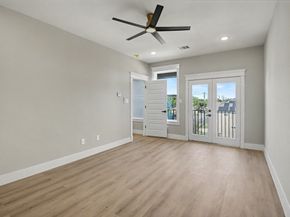 5000 Higgins Street A and B, Houston TX 77033