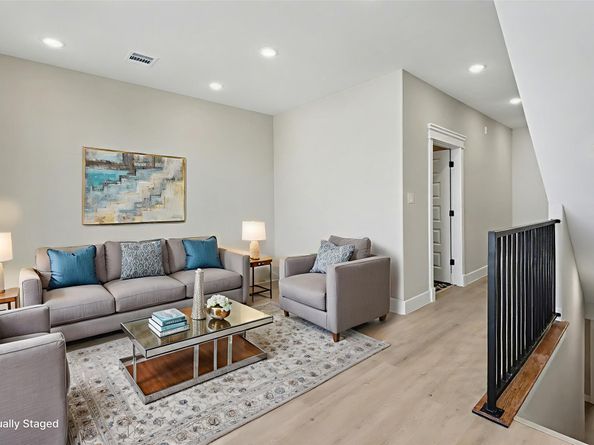 5000 Higgins Street A and B, Houston TX 77033