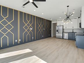 5000 Higgins Street A and B, Houston TX 77033