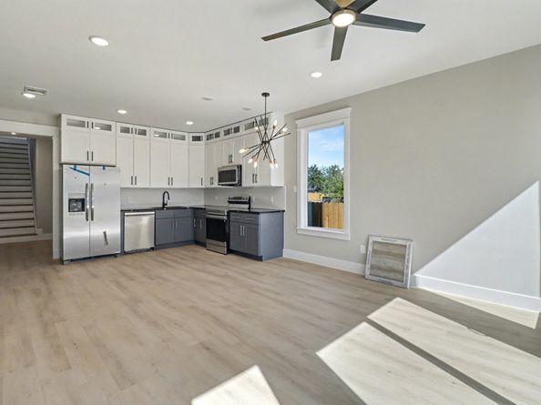 5000 Higgins Street A and B, Houston TX 77033