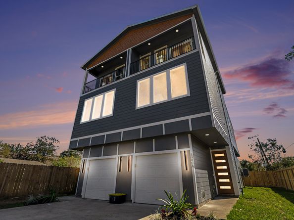 5000 Higgins Street A and B, Houston TX 77033