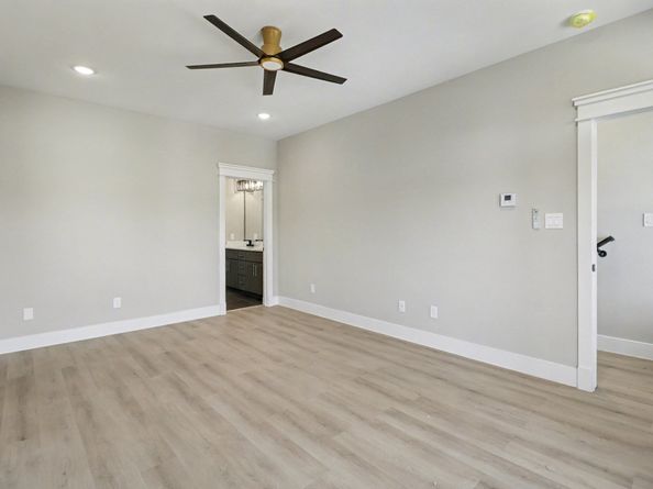 5000 Higgins Street A and B, Houston TX 77033