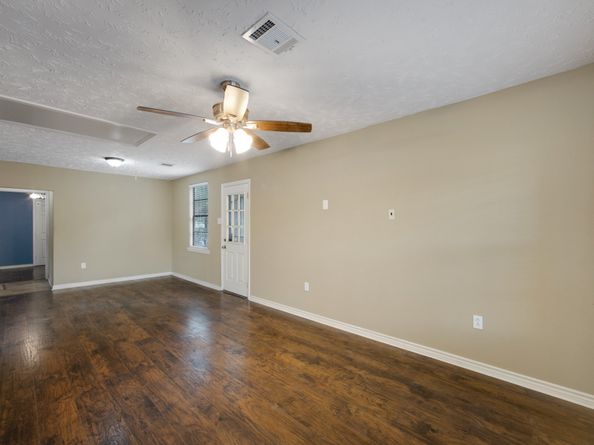 130 Airway Drive, Houston TX 77037