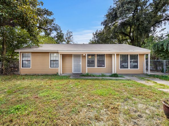 130 Airway Drive, Houston TX 77037