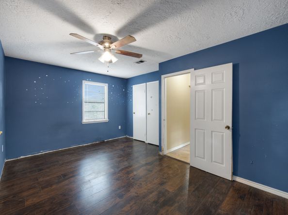 130 Airway Drive, Houston TX 77037