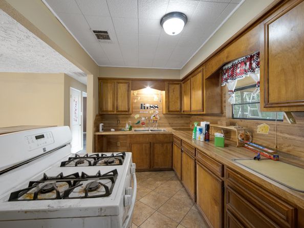 130 Airway Drive, Houston TX 77037