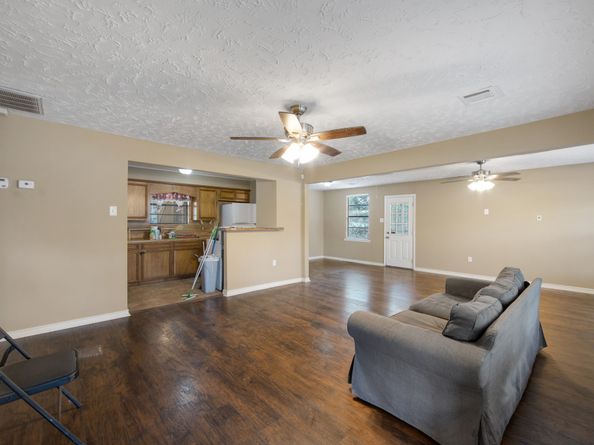 130 Airway Drive, Houston TX 77037