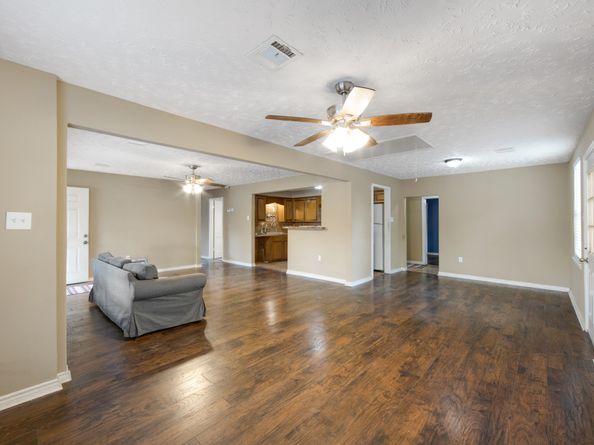 130 Airway Drive, Houston TX 77037