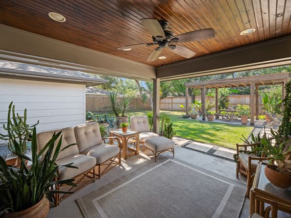 8010 Mullins Drive, Houston TX 77081