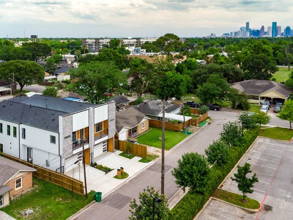 1810 Lula Street, Houston TX 77009