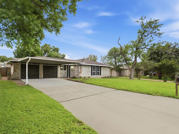 6418 Silver Chalice Drive, Houston TX 77088