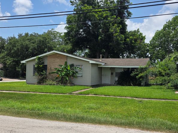2029 Pech Road, Houston TX 77055