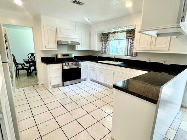 11306 Lovebird Lane, Houston TX 77067
